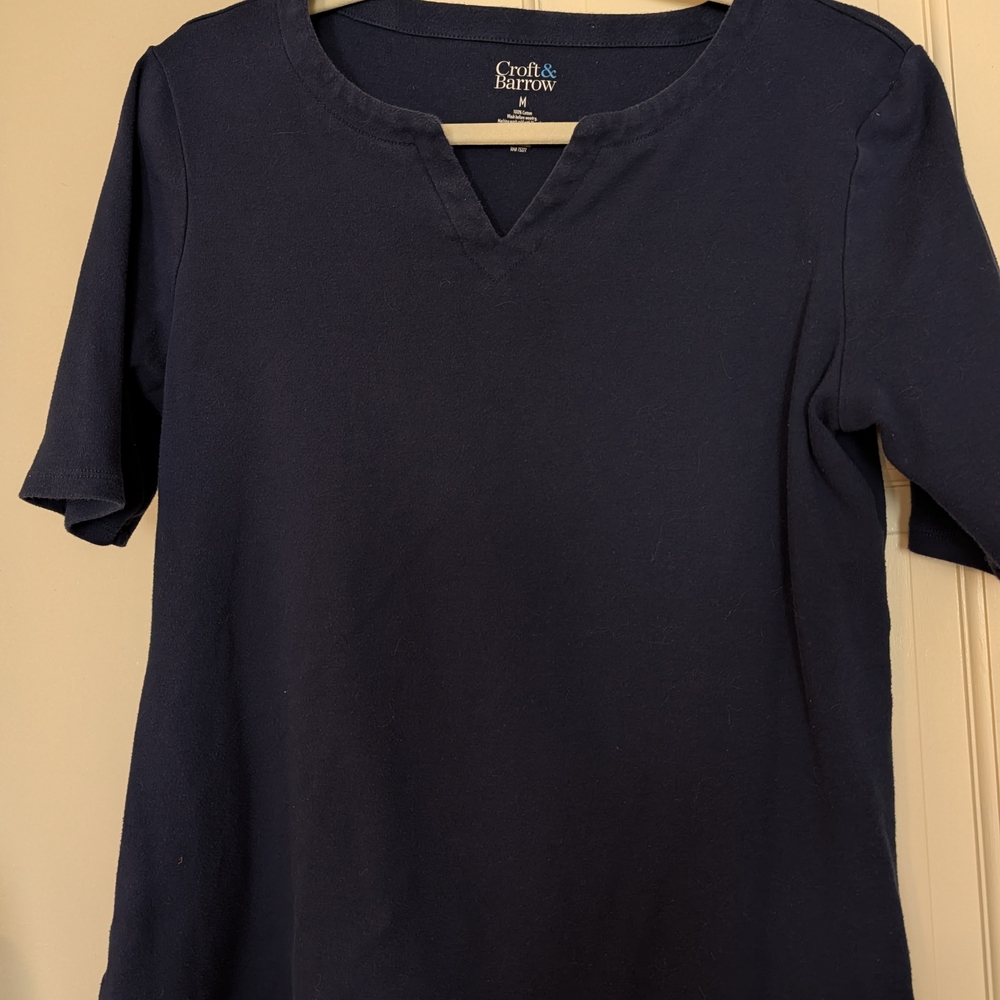 Croft & Barrow Navy Short‑Sleeve V-Notch Knit Top
